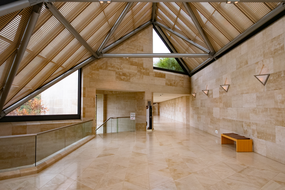 MIHO MUSEUM 南ウイングロビー内観