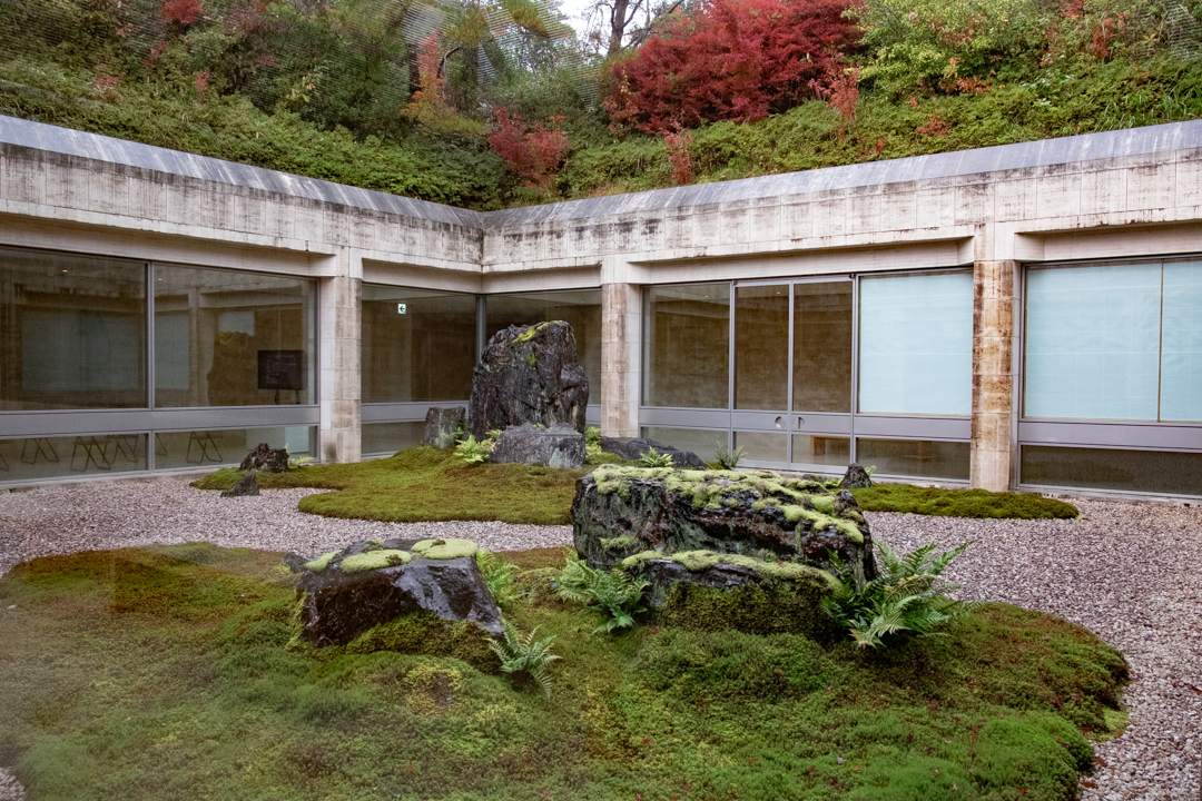 MIHO MUSEUM 南ウイング中庭