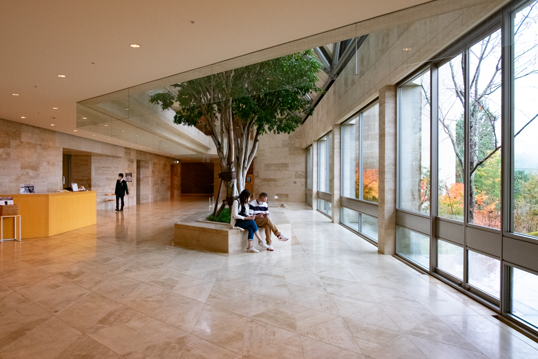 MIHO MUSEUM 南ウイングロビー内観