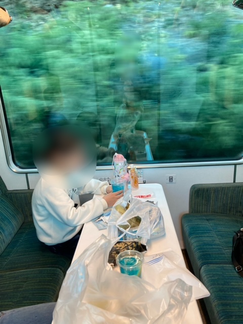 サロン席