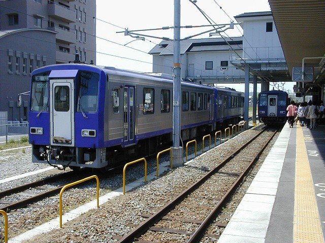 キハ120 加茂駅