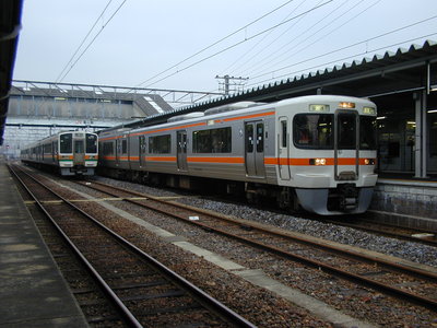 313系 亀山