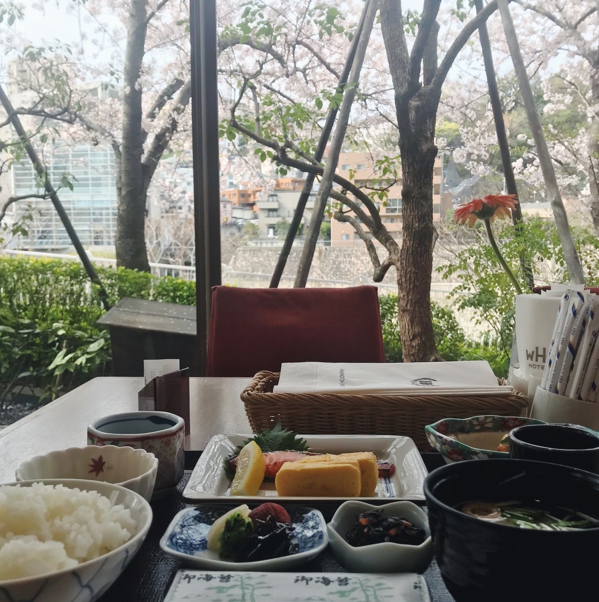 f:id:asacafe:20190420175800j:plain f:id:asacafe:20190420175800j:plain