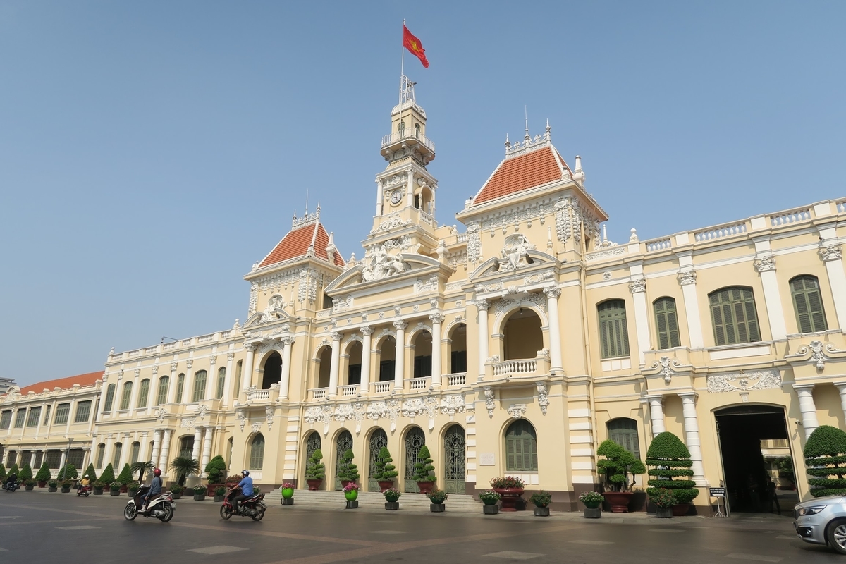 ホーチミン人民委員会庁舎 City or town hall in Ho Chi Minh City