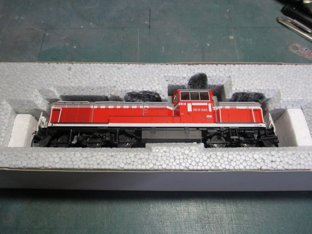 HO DE10とキハ110の小加工。 - 酒井塗装工房