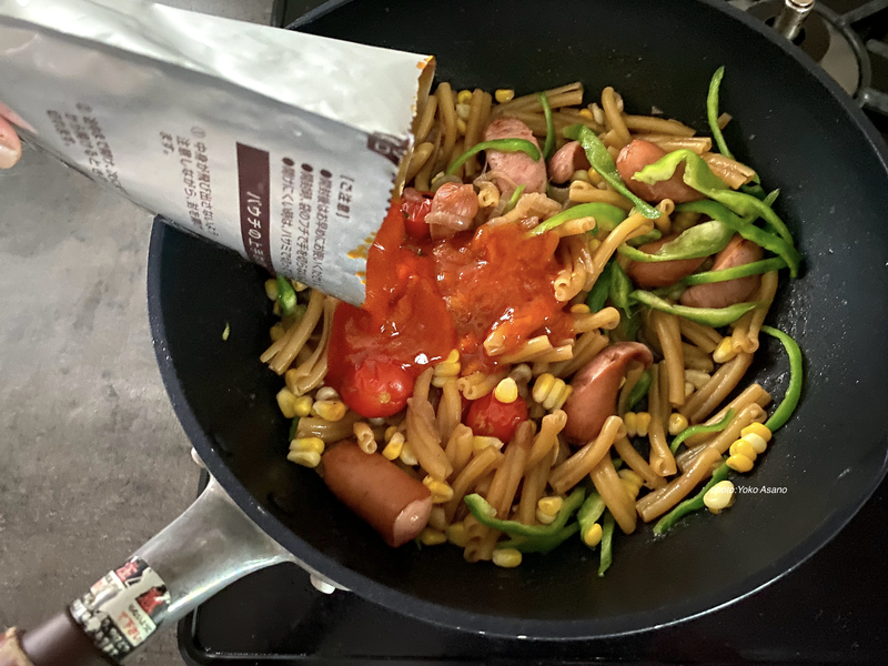 焼きナポリタンを作る画像