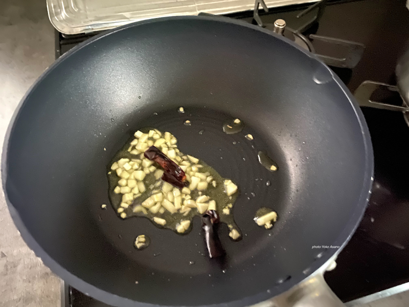 北野エースの生パスタとソースを作る画像