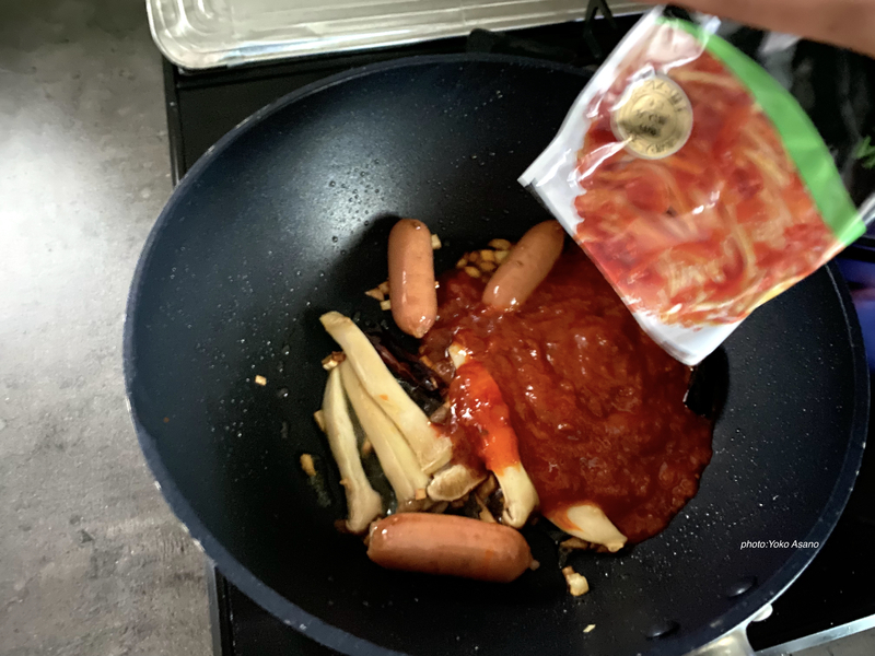 北野エースの生パスタとソースを作る画像