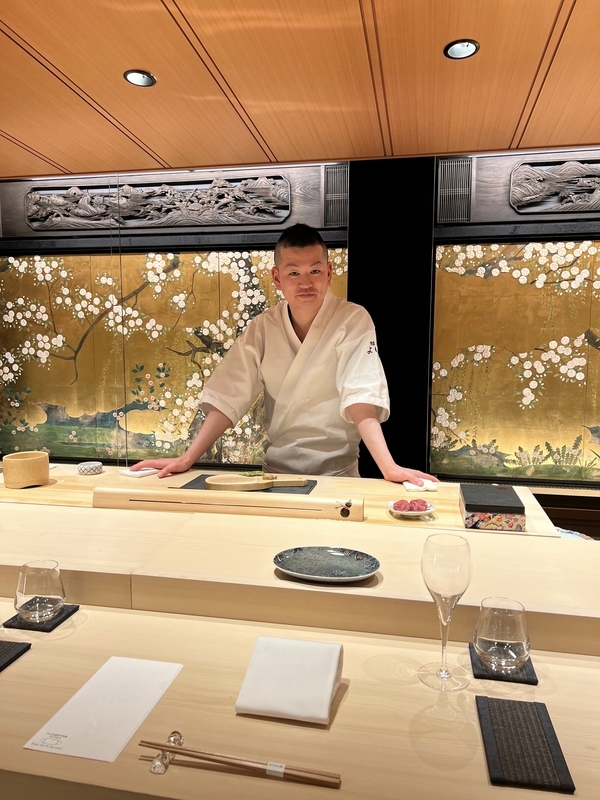 鮨 よしだの料理長