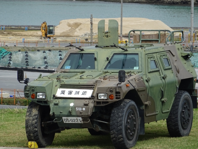 陸上自衛隊の戦車の画像