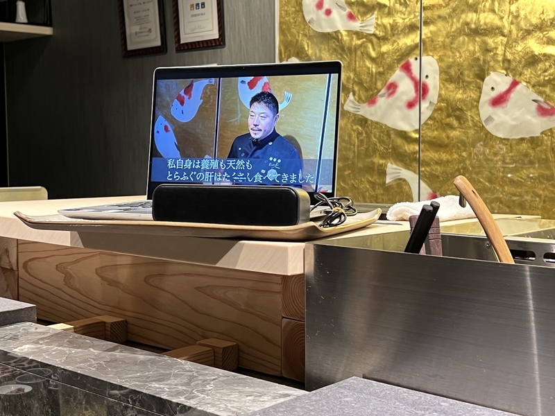 代表が次の料理にについて動画で説明する様子