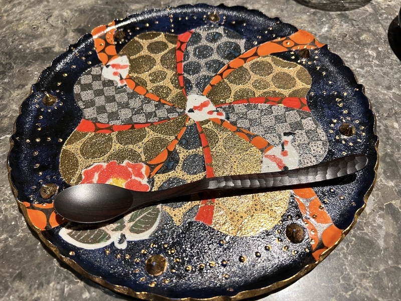 骨董品の皿類の画像