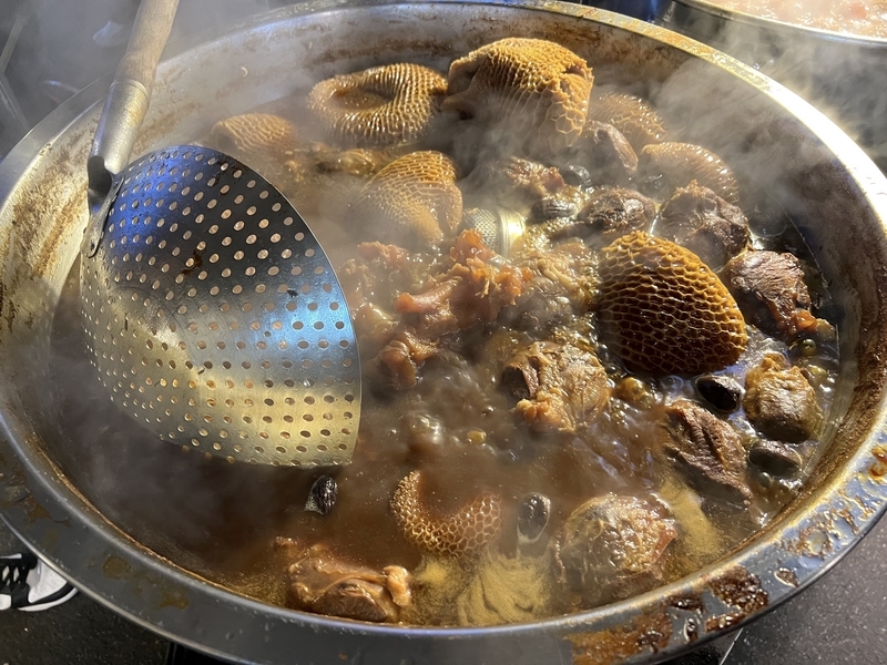 台湾の夜市の牛肉煮込みの画像