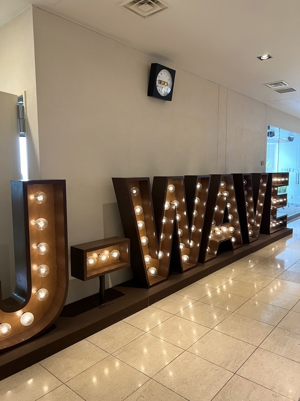 ラジオ番組J-WAVEに出演したときの画像