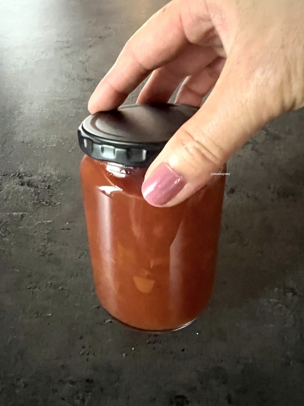 パイナップルとプラムのジャムの画像