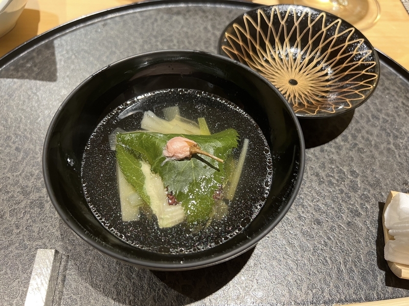 たいの桜蒸しのお椀