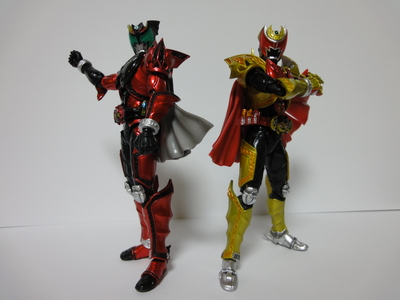 仮面ライダーキバ　エンペラーフォーム＆ダークキバ＆イクサS.H.F　新品未開封 S.H.フィギュアーツ 仮面ライダーキバエンペラーフォーム＆仮面