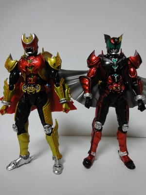 仮面ライダーキバ　エンペラーフォーム＆ダークキバ＆イクサS.H.F　新品未開封 S.H.フィギュアーツ 仮面ライダーキバエンペラーフォーム＆仮面