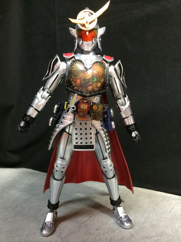 仮面ライダー鎧武　極アームズ アーマードライダー鎧武 極アームズ | 仮面ライダー図鑑 | 東映