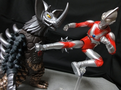SPARK DOLLS ウルトラ怪獣DX 暴君怪獣タイラント（SDU