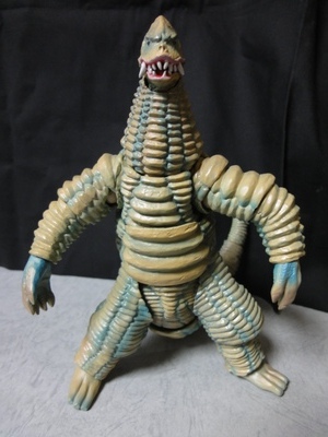 ウルトラアクト　レッドキング Amazon.co.jp: TAMASHII NATIONS ULTRA-ACT レッドキング : ホビー