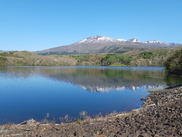 川原子ダム_逆さ岩手山