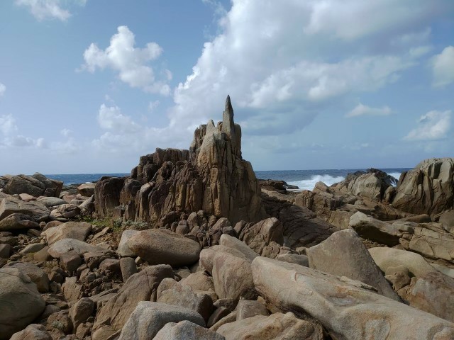 鹿児島県_奄美_徳之島_ムシロ瀬_ロウソク岩