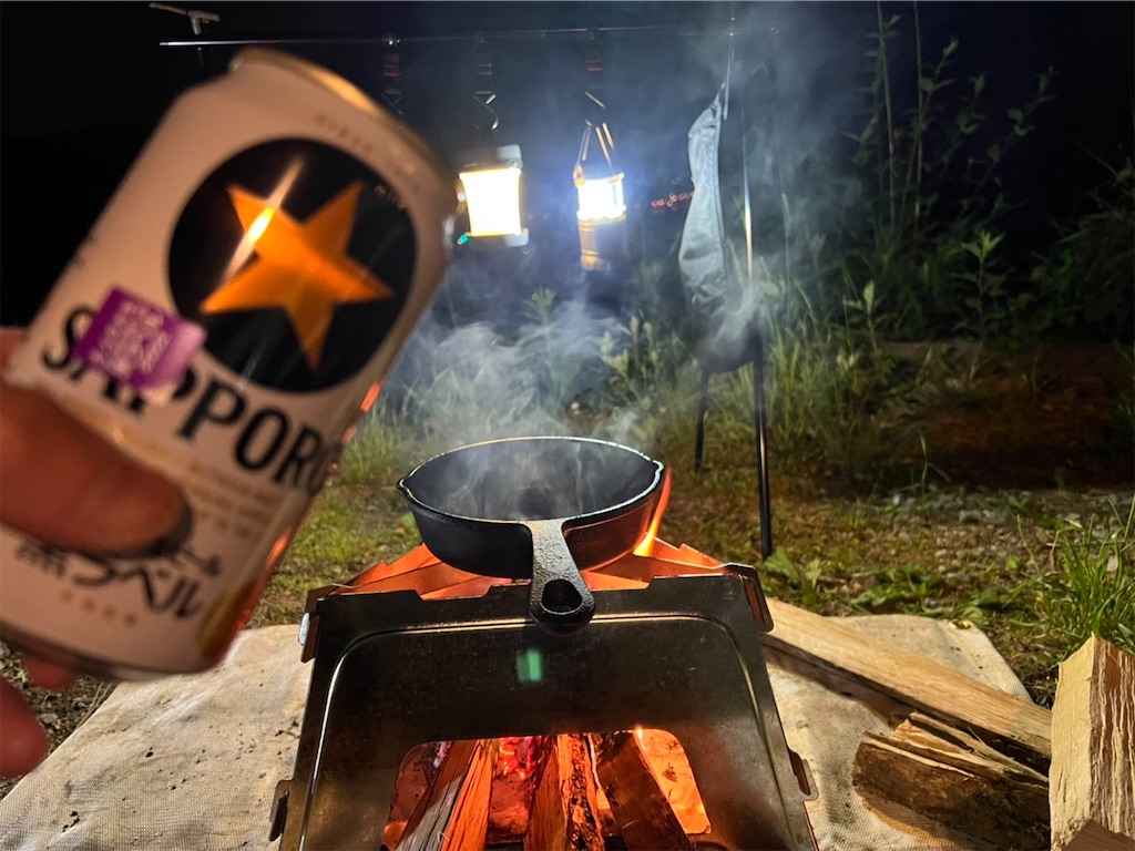 焚き火台 Noboxのフラットストーブなら調理も薪の追加も楽々 魅力を紹介 インドア人間のソロキャンプ日記