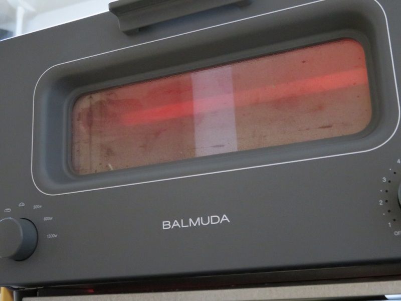 庫内がスチームで満たされるトースター