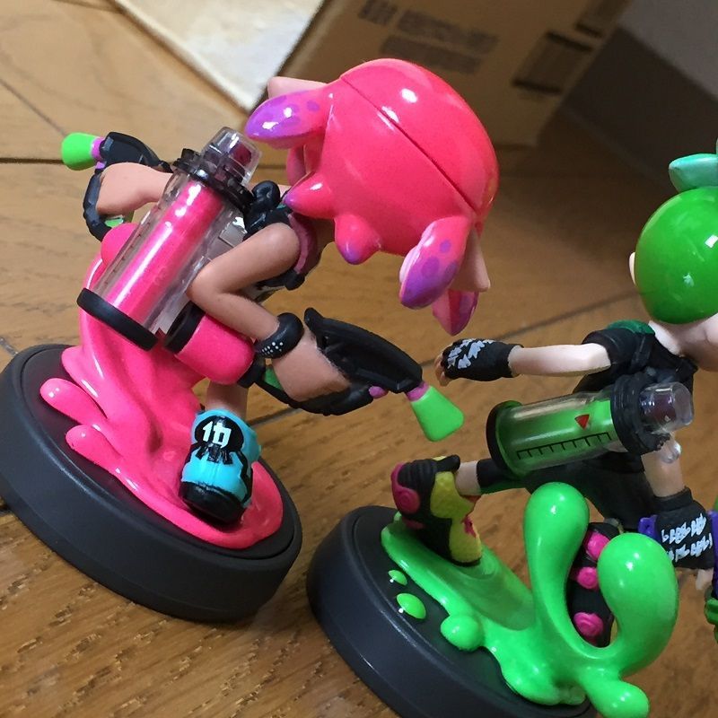 ガールとボーイの後ろ