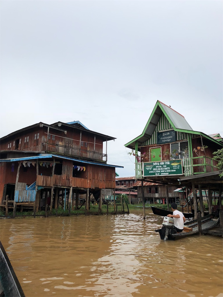 Myanmar 8 Days インレー湖観光 その1 首長族 銀細工 水上庭園にお寺まで 空間annex Myanmar 8 Days インレー湖観光 その1 首長族 銀細工 水上庭園にお寺まで 空間annex
