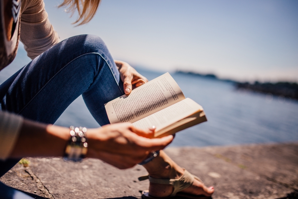 旅のお供に洋書 自宅バカンスにも 英語レベル別おすすめ7冊 English Journal Online