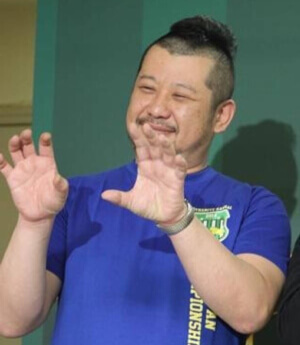 ケンコバ　仕草