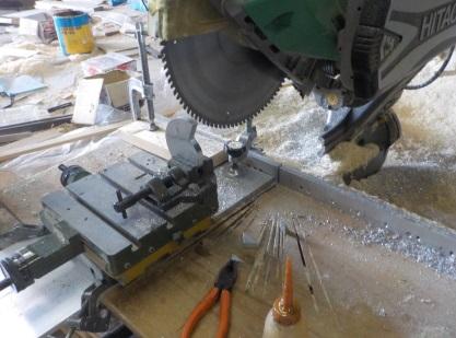 カカト落とし器のカムをスライド鋸で作る