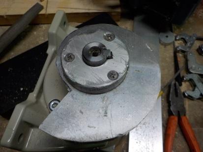 モーターにカムを取付