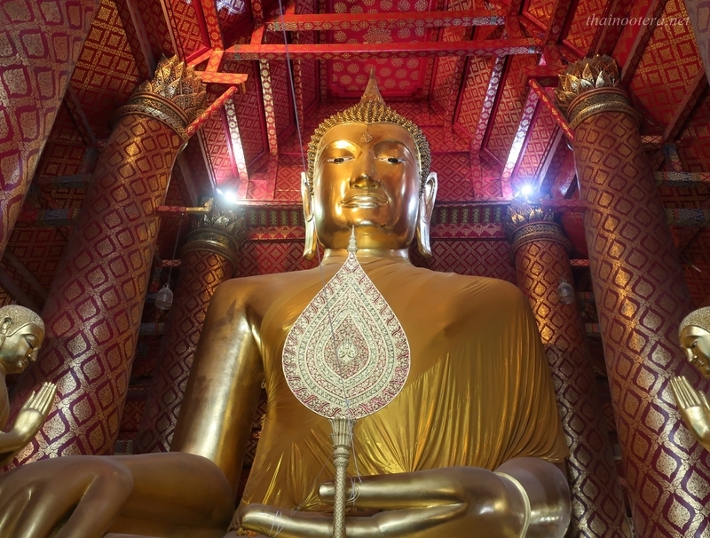 大仏様、金の涙（壁画）