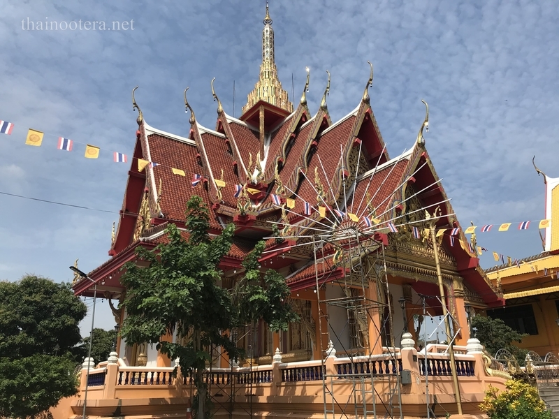 39番 聖糸で埋め尽くされた御本堂に注目！のお寺 - タイのお寺に