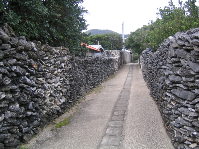 サンゴの石垣　photoAC
