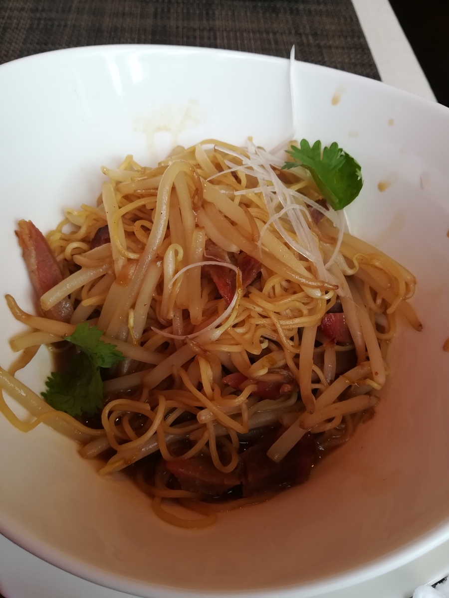 f:id:atchanyuichan:20190518213818j:plain 施家菜(シーカサイ) ロー麺
