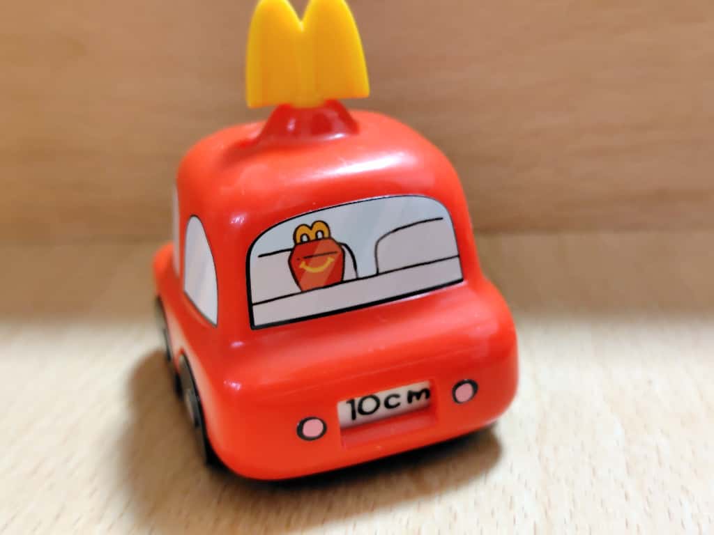 マクドナルドハッピーセットのラッコのドライブころころメジャーをうしろから見た画像