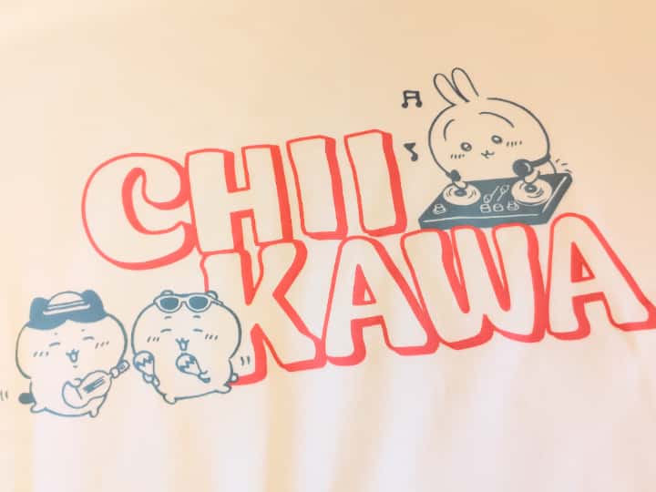 ちいかわジーユーコラボのグラフィックTシャツのアップ画像