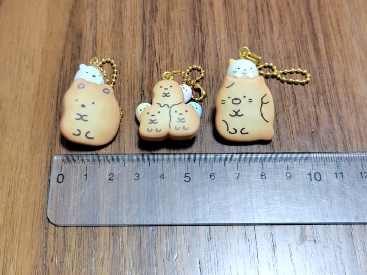 すみっコぐらしビスケットつきチャームのマスコットチャームのサイズ感
