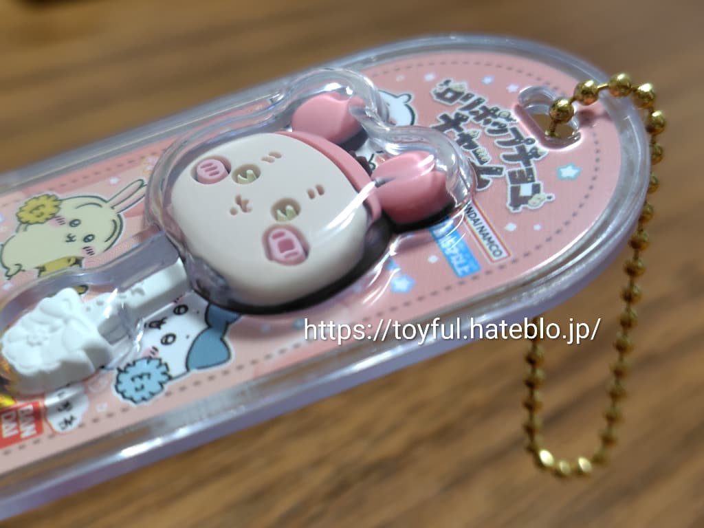 ちいかわミニチュアチョコチャーム&チョコスナック　古本屋　横から見た様子　立体的で可愛い！