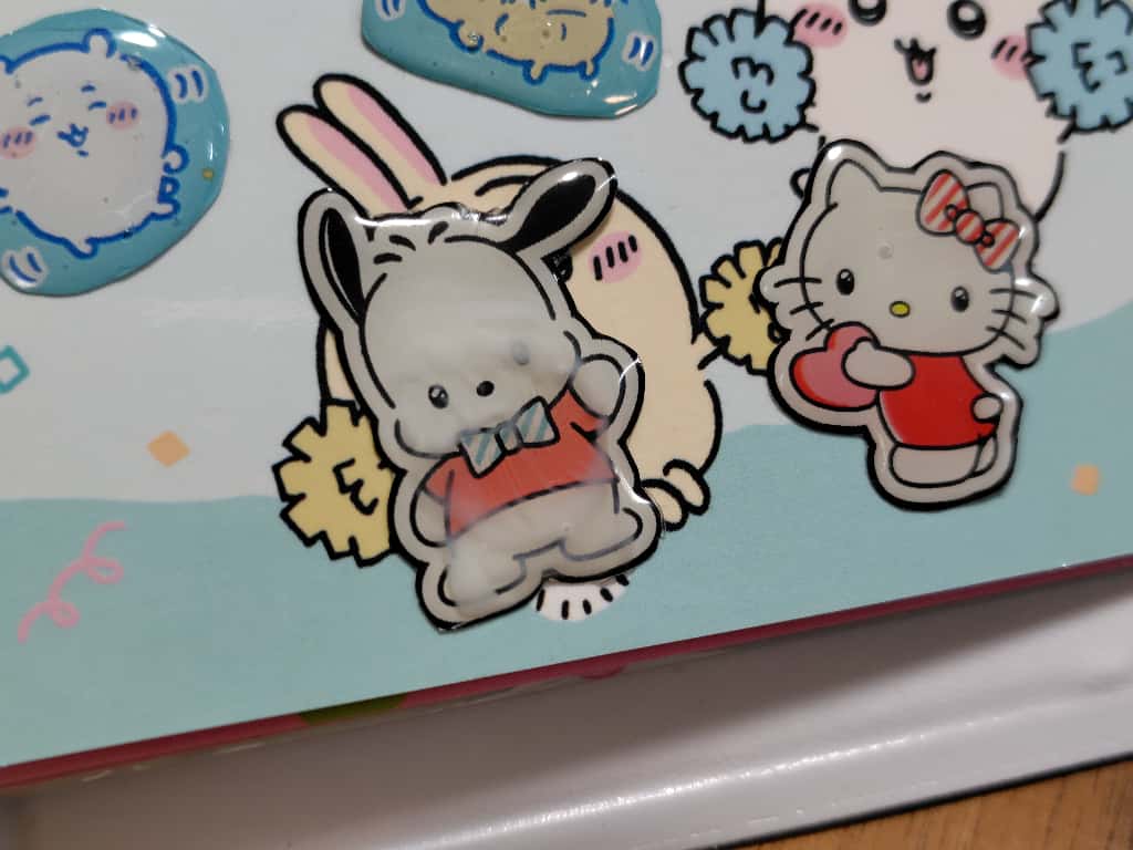 手芸用ボンドは乾燥後に濡らすと液体に戻ります。