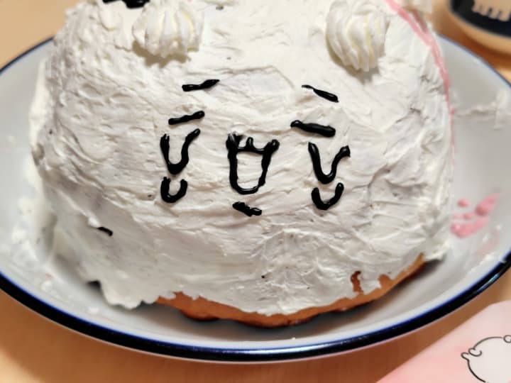 手作りちいかわデコレーションケーキが完成しました。