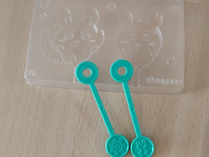 ちいかわつくっチョ3のチョコレート型とスティック