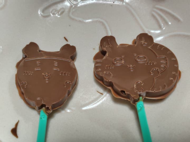ちいかわつくっチョ3の完成品（古本屋とモモンガ）