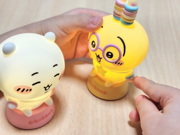 ちいかわキャライトは、ぽわっと光って綺麗。あたたかみのあるライトです。