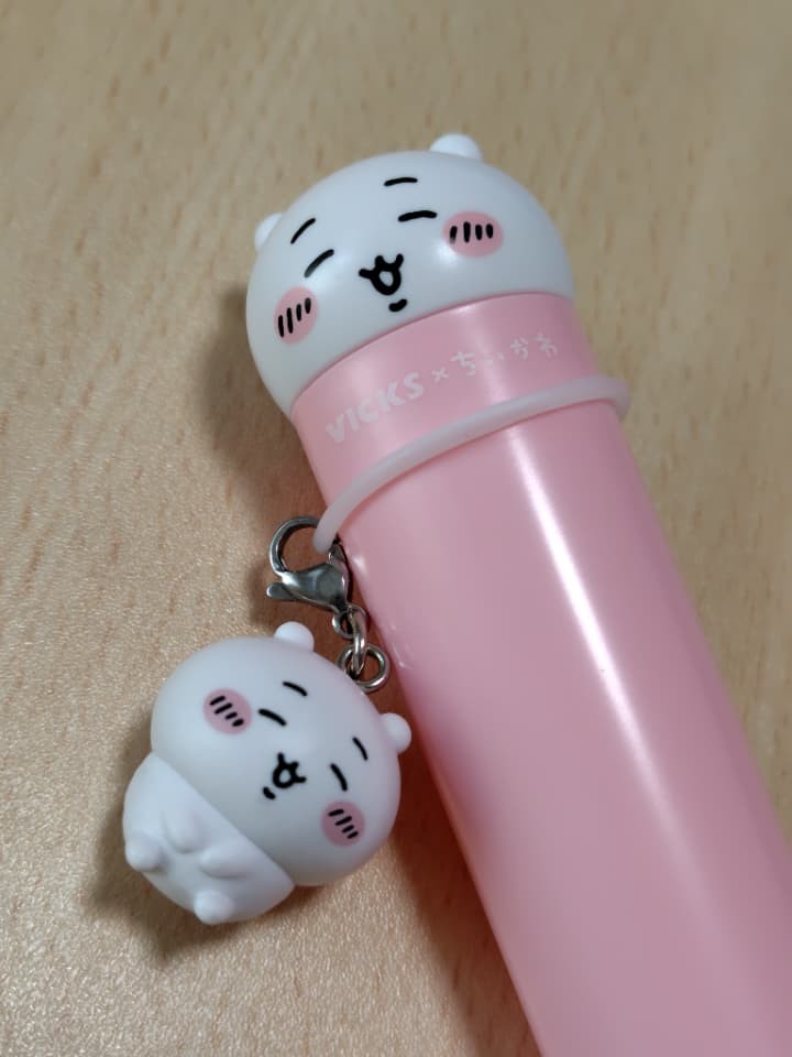 ちいかわマスコットつきビスケットのマスコットキーホルダーをめじるしアクセサリーに付け替えました！