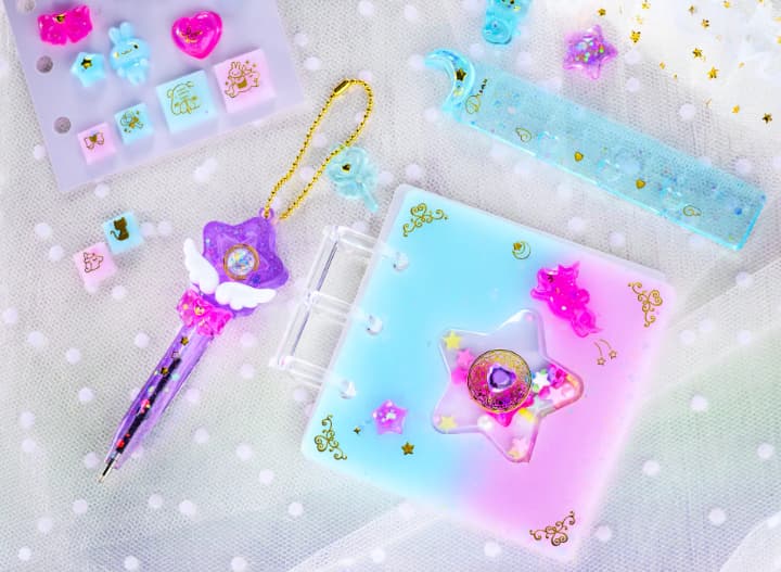 レジンでつくる ときめき文具でつくれるもの（ぷっくりシール20個、文具3個）